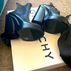 Givenchy Stretch design boots (New) never worn